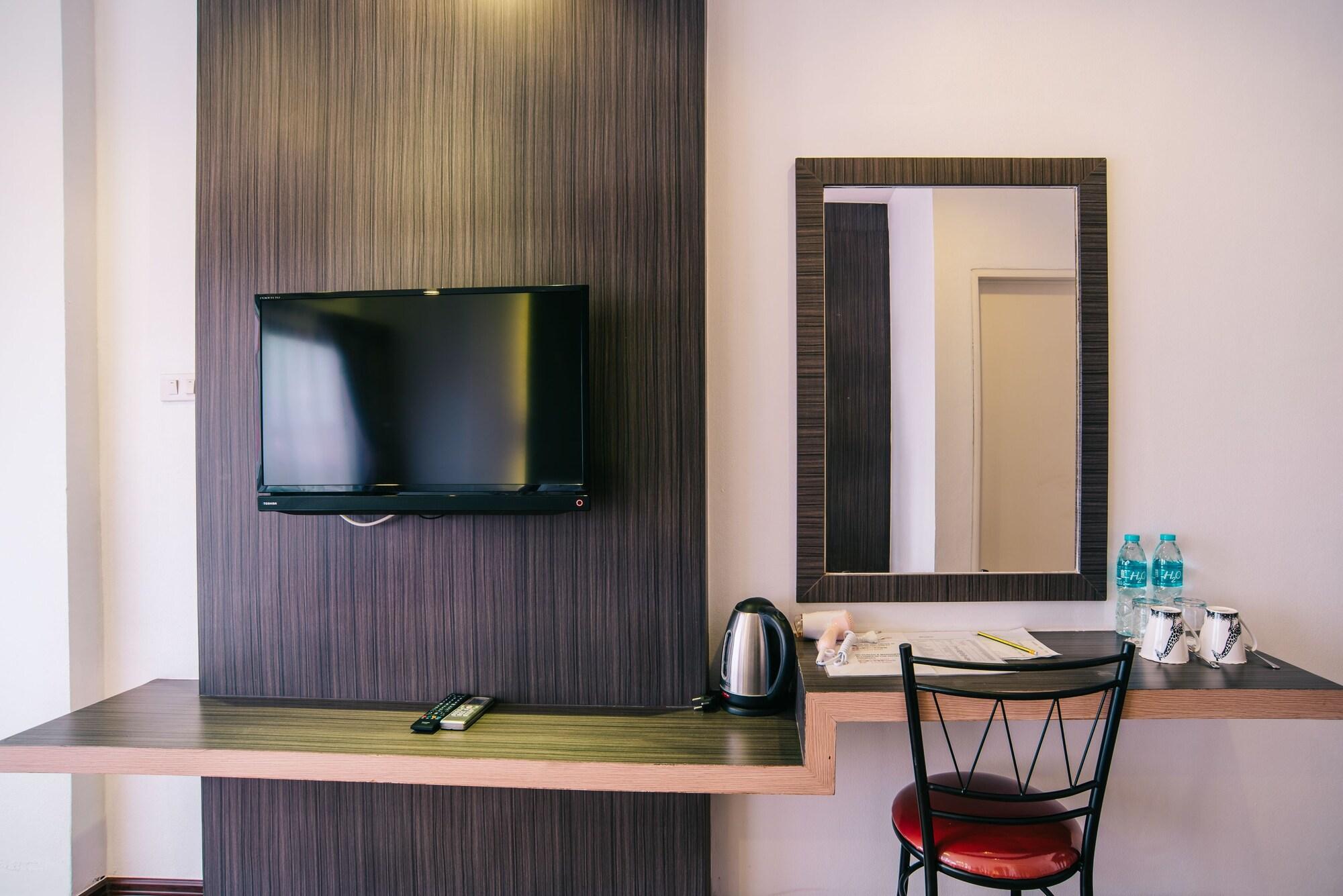 Studio Patong By Icheck Inn Phuket Exterior photo